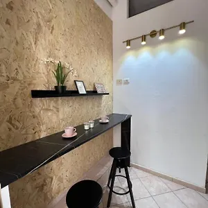  Hostel Signorina In