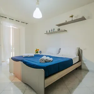 napoli-centro-dm-suites.hotels-amalfi.com/
